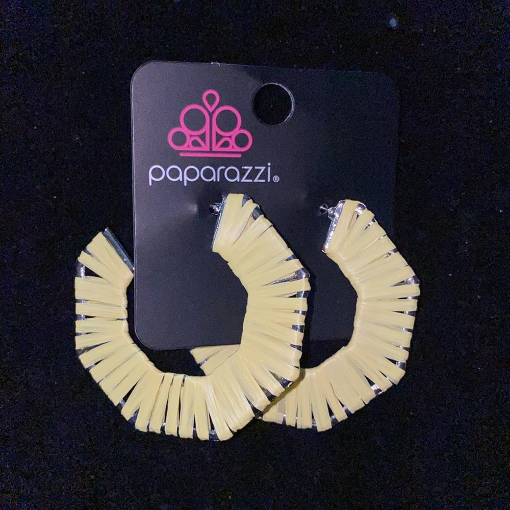 NWT Yellow Tropical Earrings - Picture 5 of 5